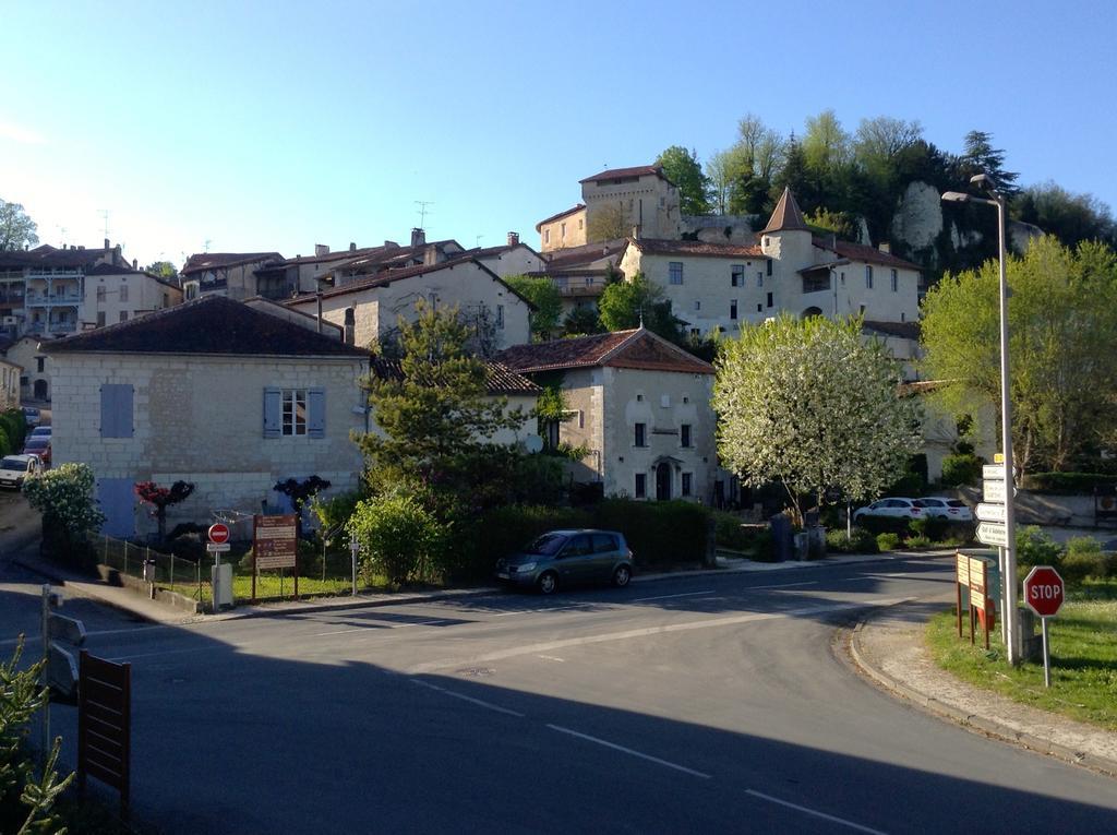 L'Hotel Du Perigord Aubeterre-sur-Dronne Oda fotoğraf
